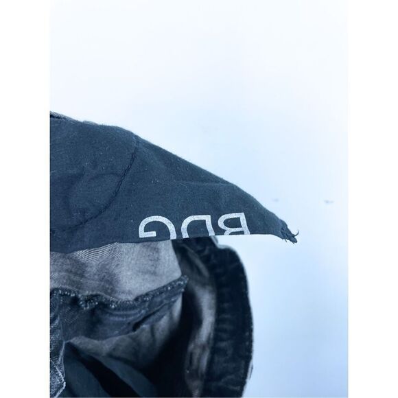 UO BDG Mom High Rise Shorts Black Distressed Cuffed Size 24 W - Picture 8 of 10